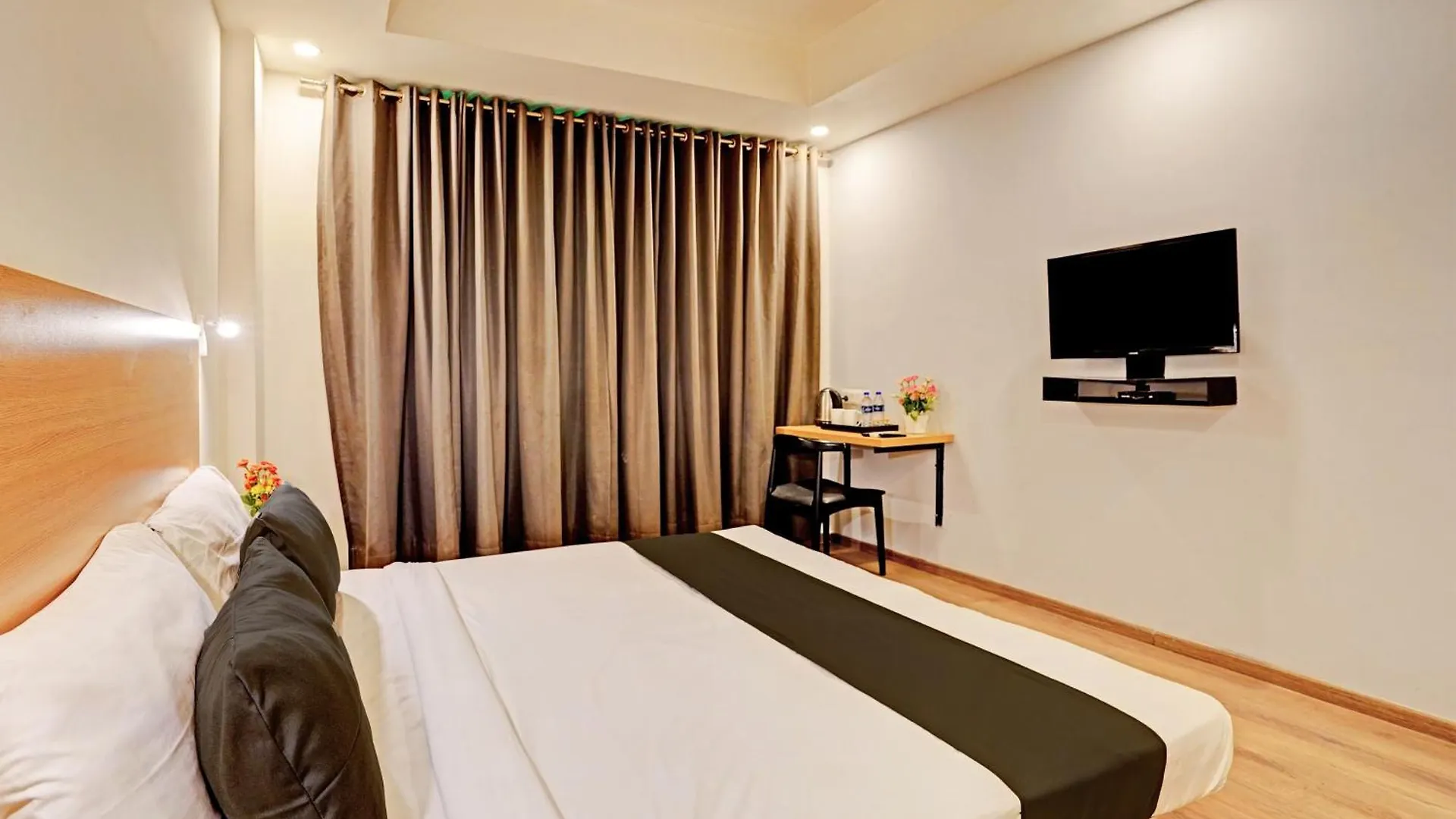 Townhouse Pantao Stays Gurgaon 4*,